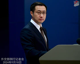 中国同马来西亚传统友谊源远流长,是守望相助、合作共赢的好邻居、好伙伴。去年3月,习近平主席同安瓦尔总理就构建中马命运共同体达成重要共识,为新时期中马关系发展指明了方向。今年是中马建交50周年暨“中马友好年”,李强总理6月成功对马来西亚进行正式访问,为中马关…