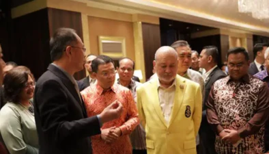 9月21日,中马两国政府共同设立的北京外国语大学“苏丹易卜拉欣马来研究高级访问学者教席”更名仪式在北京国贸大酒店举行。正在对中国进行正式访问的马来西亚最高元首苏丹易卜拉欣出席仪式并签署亲笔确认函,北外校长、党委副书记贾文键,马来西亚高教部高教司司长阿兹琳…