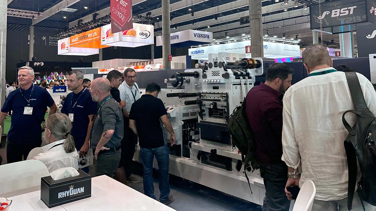 rhyguan.jpg rhyguan.jpg