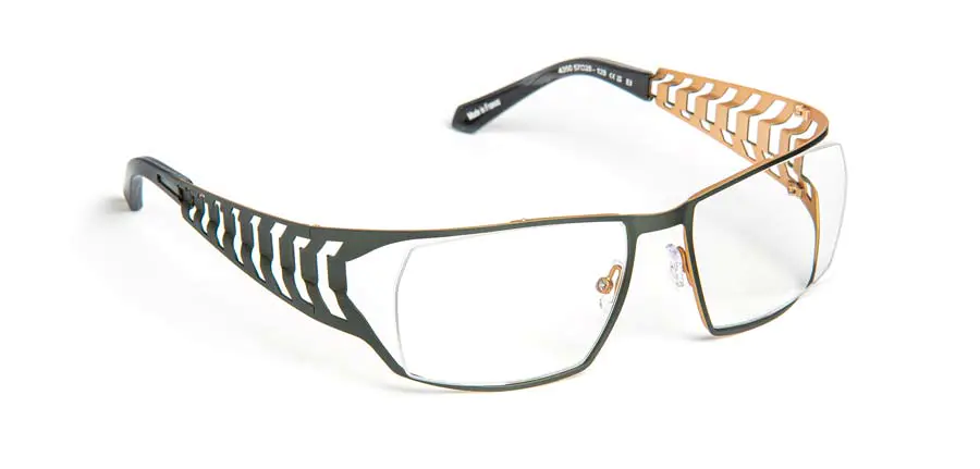 ICONIC40-4350.jpg ICONIC40-4350.jpg