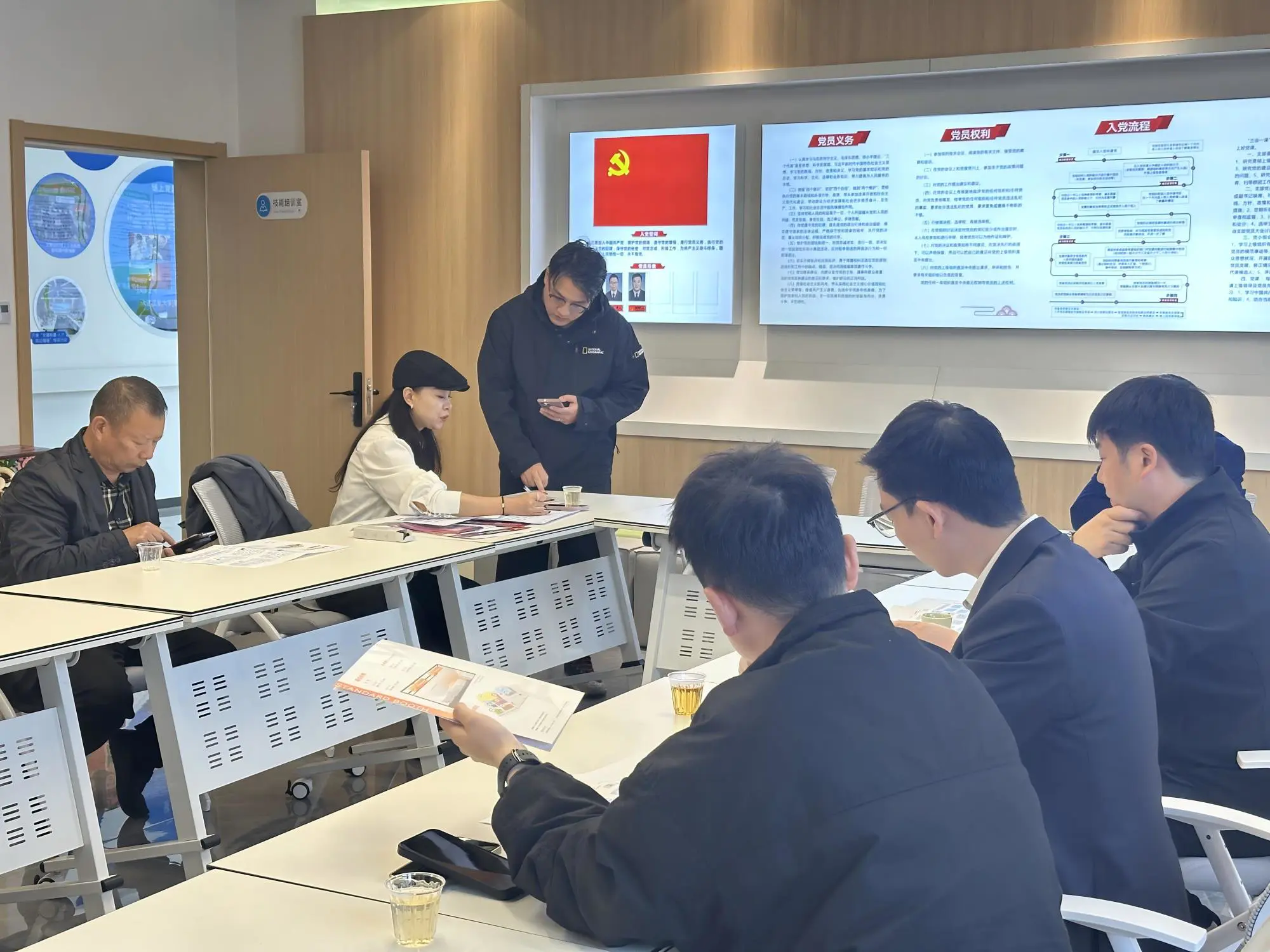 WPS??????(1).jpg WPS??????(1).jpg