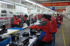 日均产出13000双鞋!知名鞋业订单排至明年!