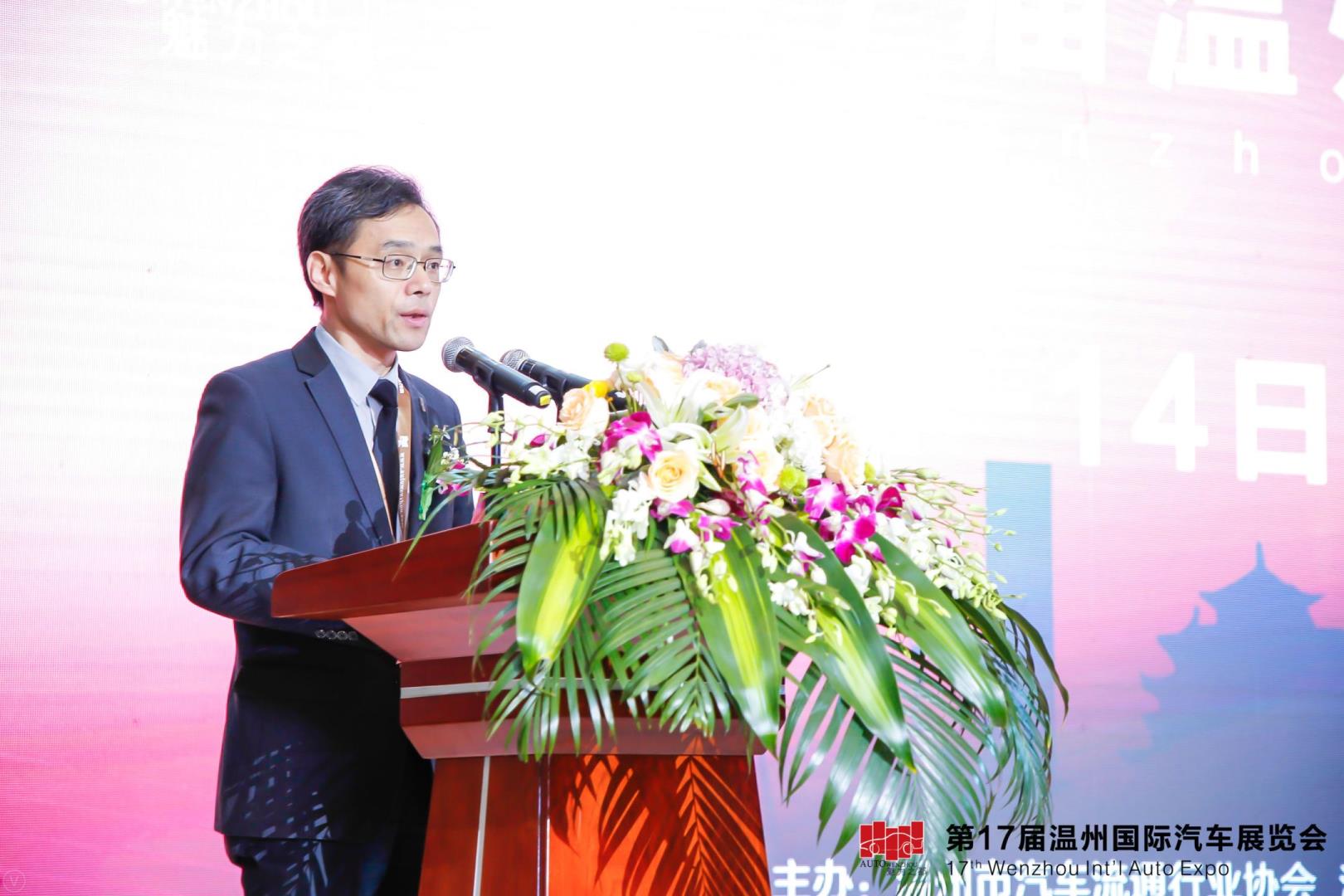 vbox6019__YM_7726_100458_small.JPG