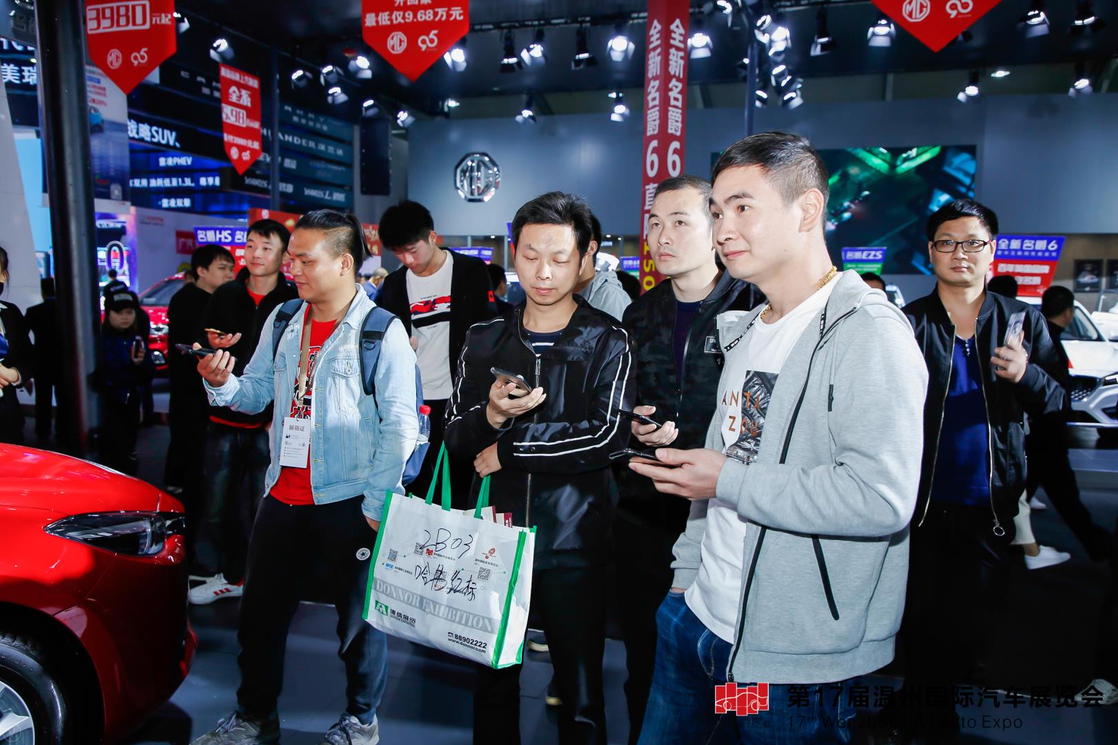 vbox6019__YM_8398_135746_small.JPG