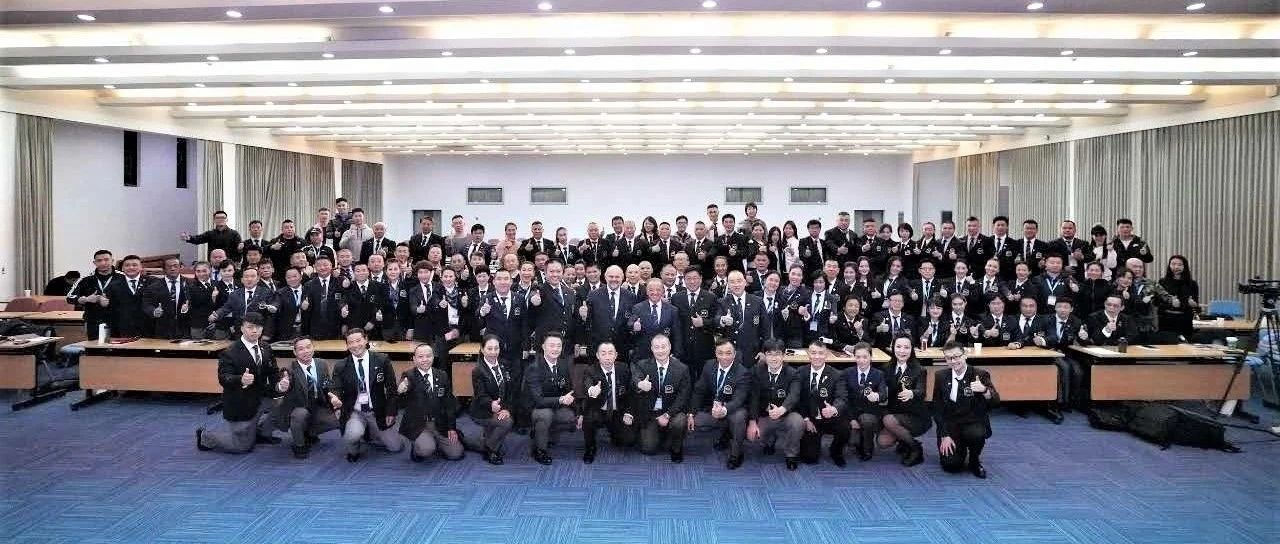 è¿ä¸ªåå®³äºï¼è¿500åç­çº§å¥ç¾è£å¤åå°éä½äº®ç¸IWF BEIJINGï¼.png