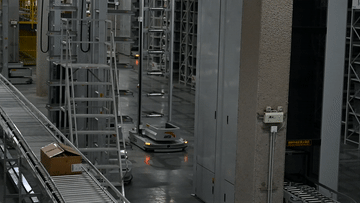 1128673686_16532014023601n.gif