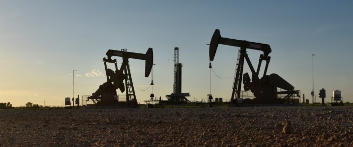 Oil Prices Tank on Fears China’s Rate Cuts Herald Demand Weakness