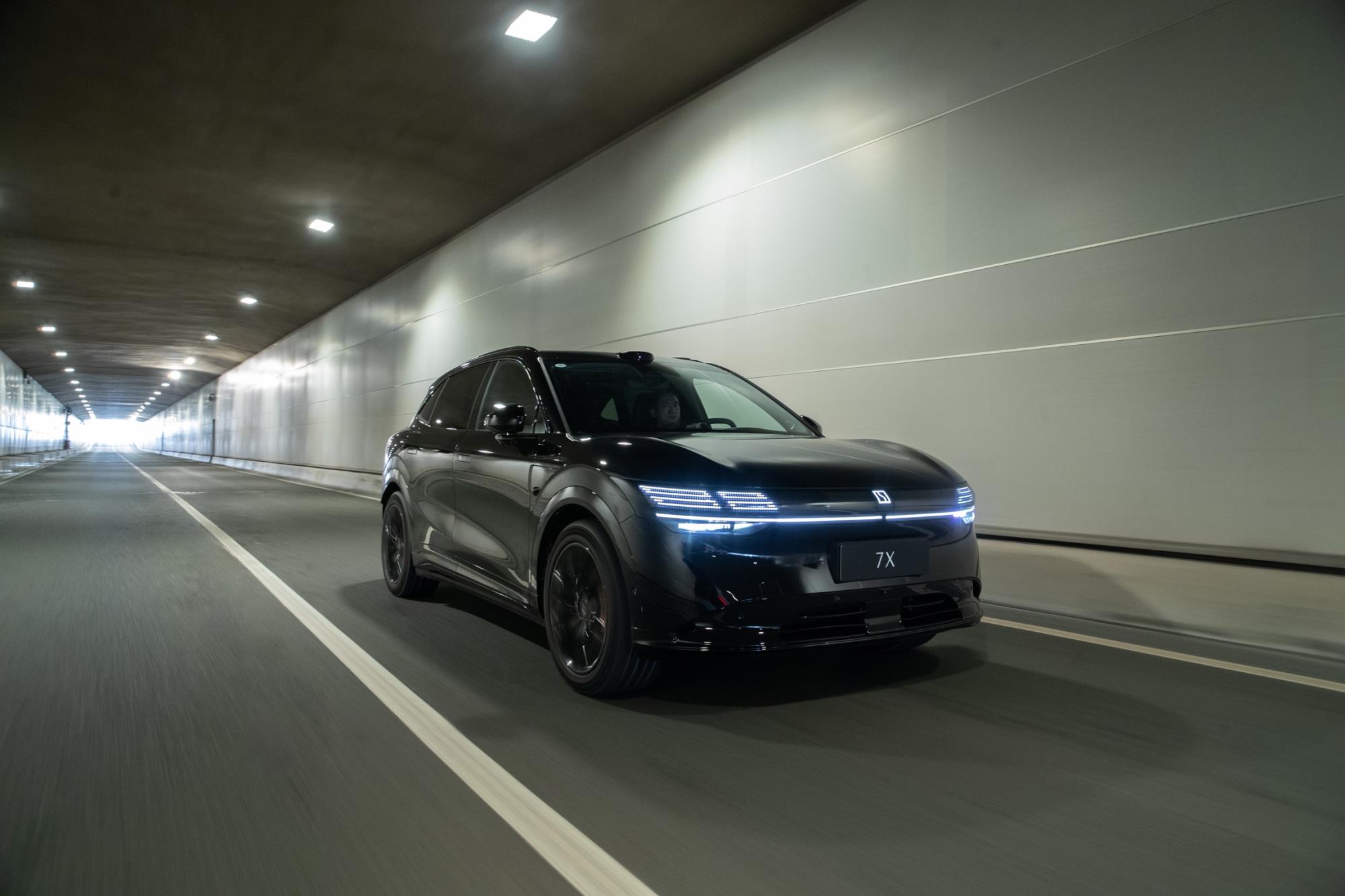 Zeekr-7X-real-road-running-pics10.jpeg