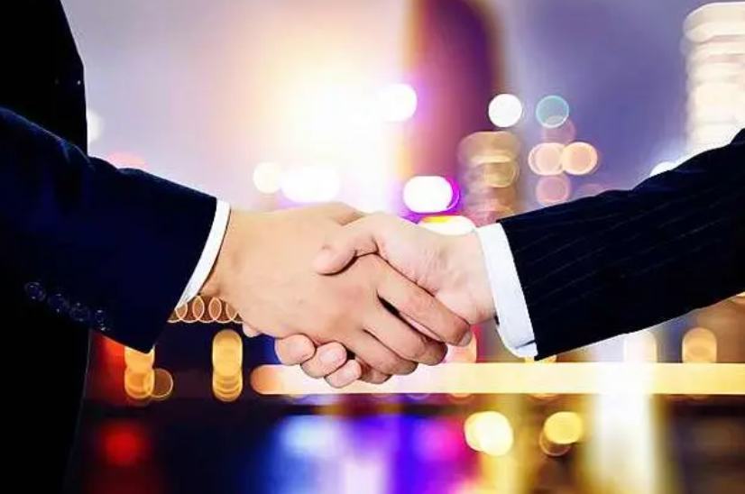 马来西亚总理安瓦尔表示，在今天举行的第44届和第45届东盟峰会及相关领导人会议期间，其与欧洲理事会主席米歇尔举行双边会晤，并就2025年马来西亚担任东盟轮值主席国期间加强东盟—欧盟战略合作达成一致。安同时表示希继续讨论马来西亚—欧盟自贸协定和欧盟自由砍伐森林条…
