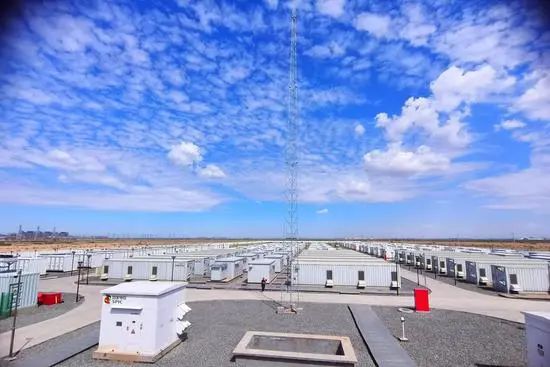 400MW/1600MWh！新疆甘泉堡混合电化学共享储能项目成功并网投运