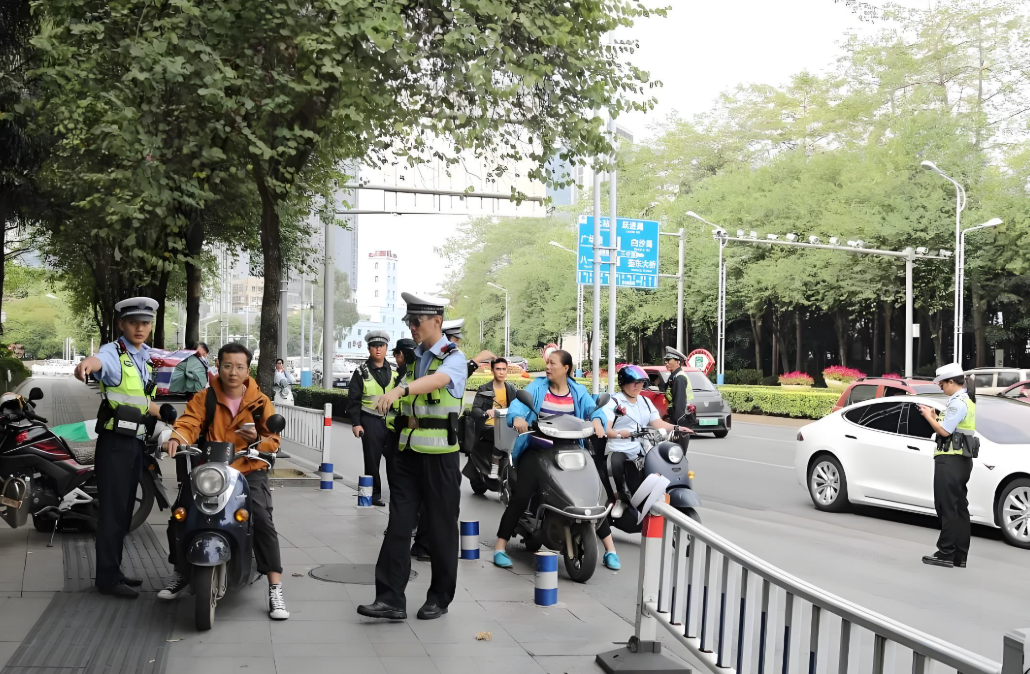 8月1日起，电动车、摩托车、三轮车迎“3禁、4罚”新规，各位车主要注意！