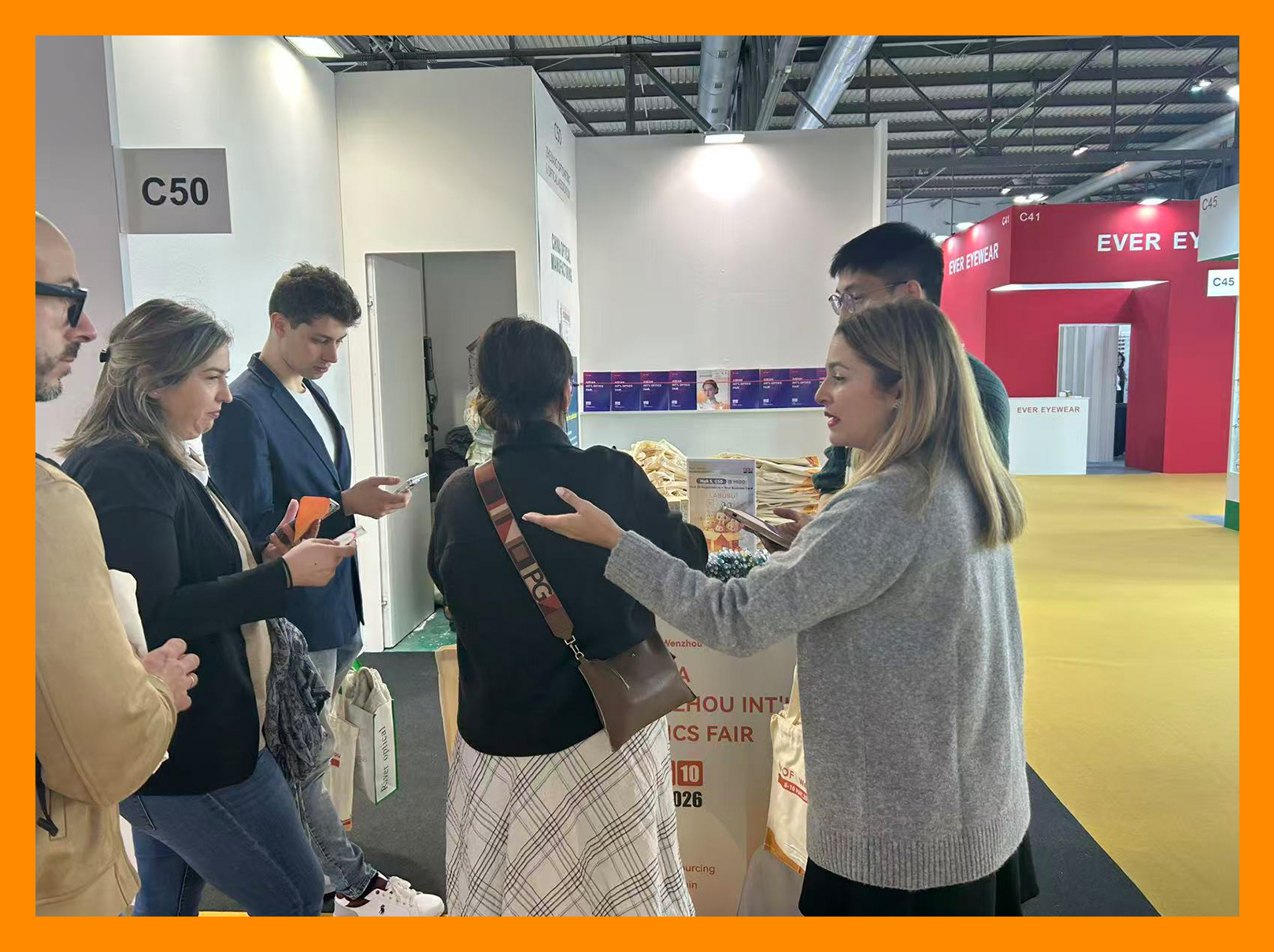 WOF国际眼镜展组委会赴意大利米兰开展展会宣传推广