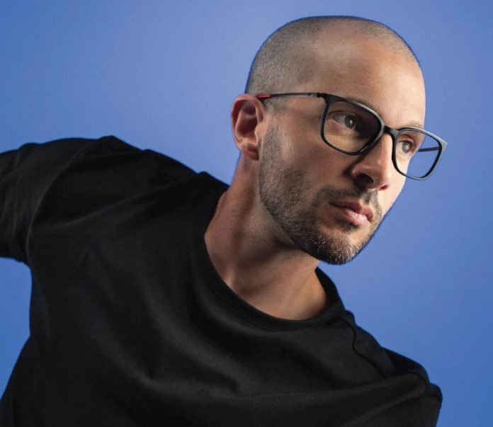 Reform Eyewear – You Move, We Move!