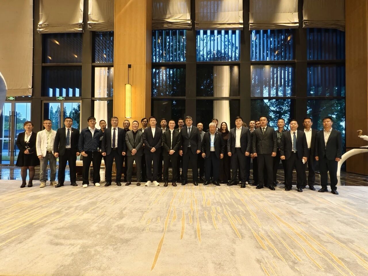 吉尔吉斯斯坦 - 温州产业合作交流会圆满举行，布局中亚又添新桥梁