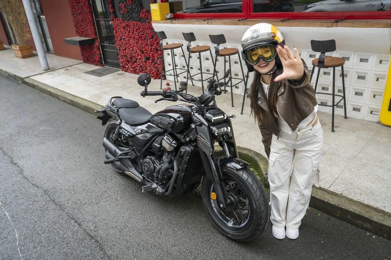 21988元！赛科龙AQS401新款上市，国产首款7速自动挡巡航